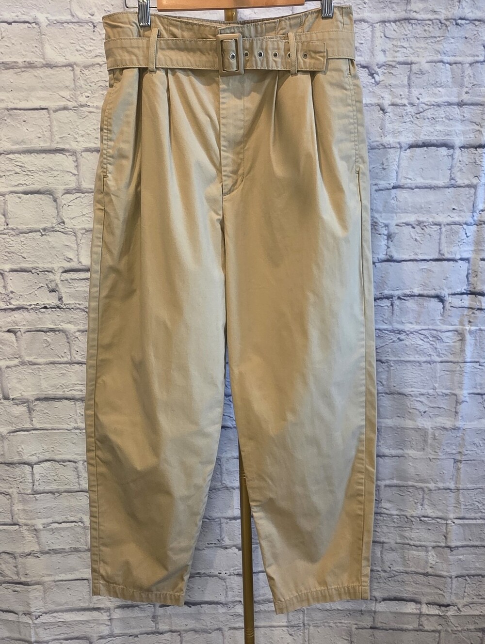 Levi's Beige High-Waist Belted Trousers
